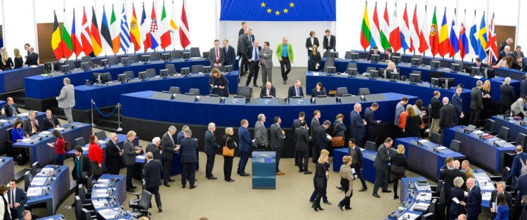 Τρεις τρόποι που οι Ευρωβουλευτές μπορούν να παραποιήσουν τις δαπάνες τους